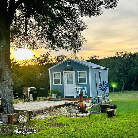 Tiny House - Our Little Piece Of Paradise Lakehills エクステリア 写真