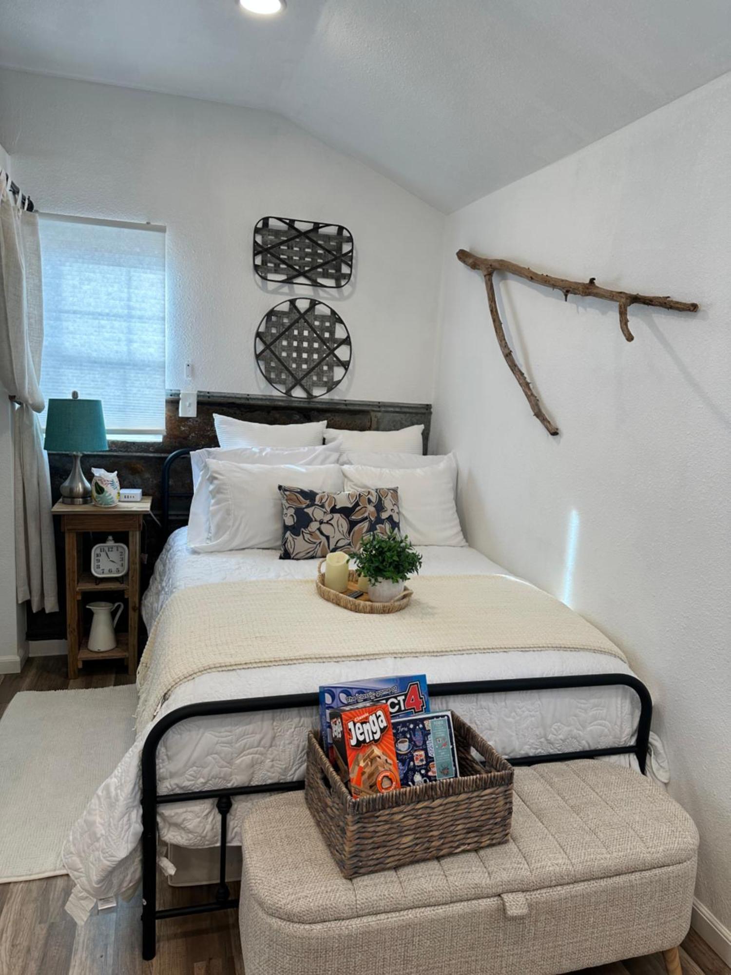 Tiny House - Our Little Piece Of Paradise Lakehills エクステリア 写真