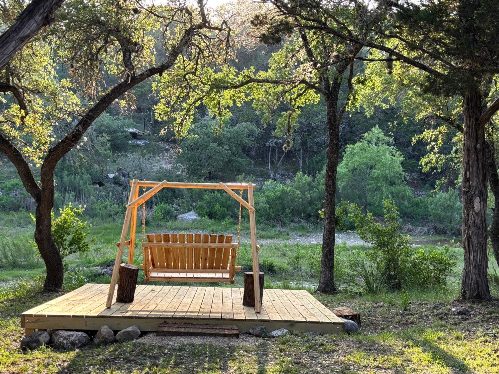 Tiny House - Our Little Piece Of Paradise Lakehills エクステリア 写真