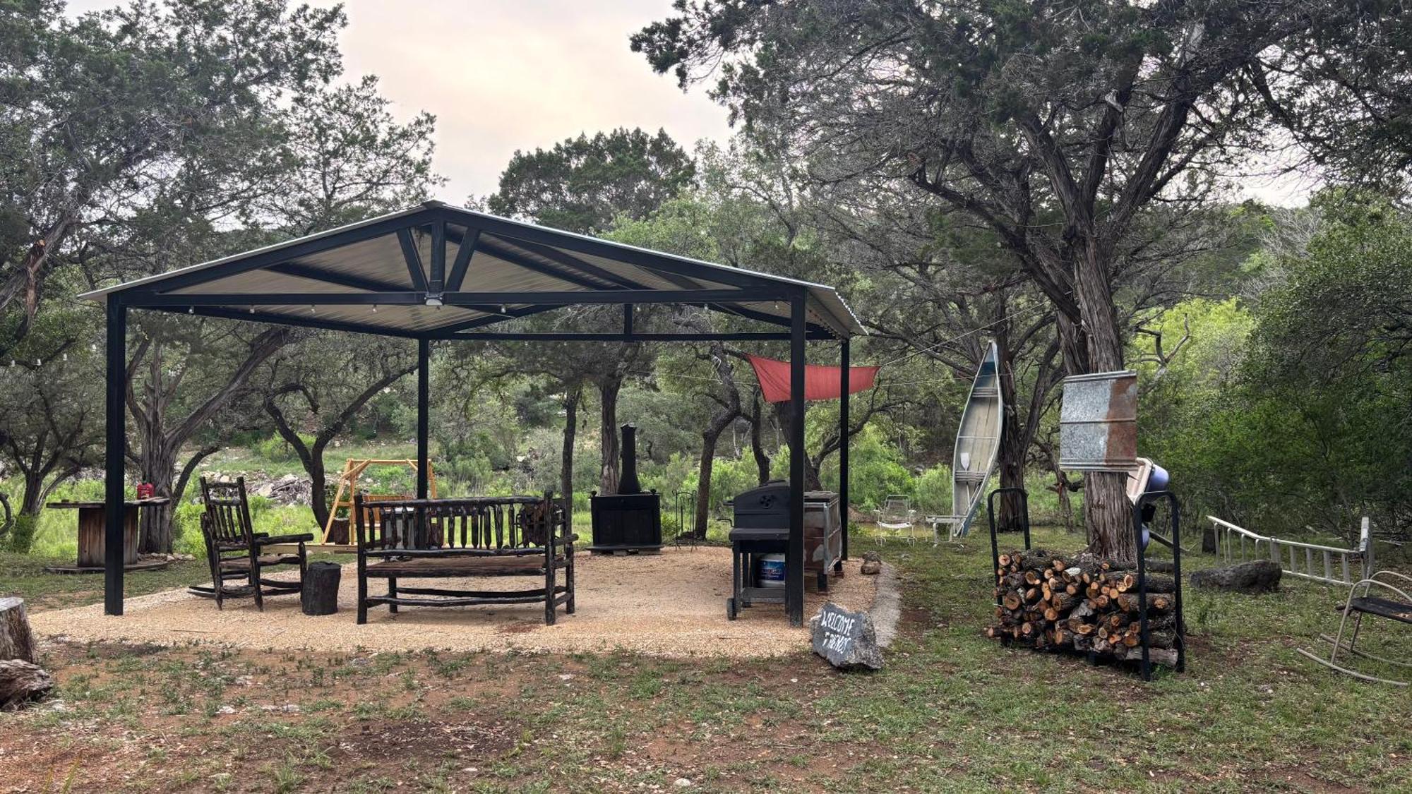 Tiny House - Our Little Piece Of Paradise Lakehills エクステリア 写真