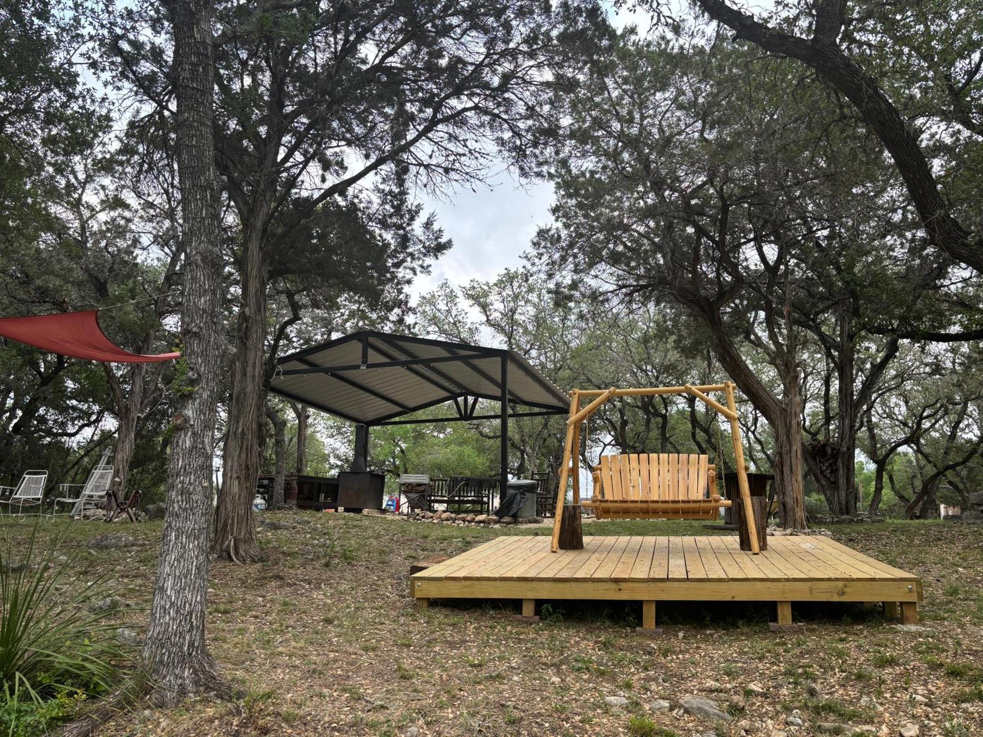 Tiny House - Our Little Piece Of Paradise Lakehills エクステリア 写真